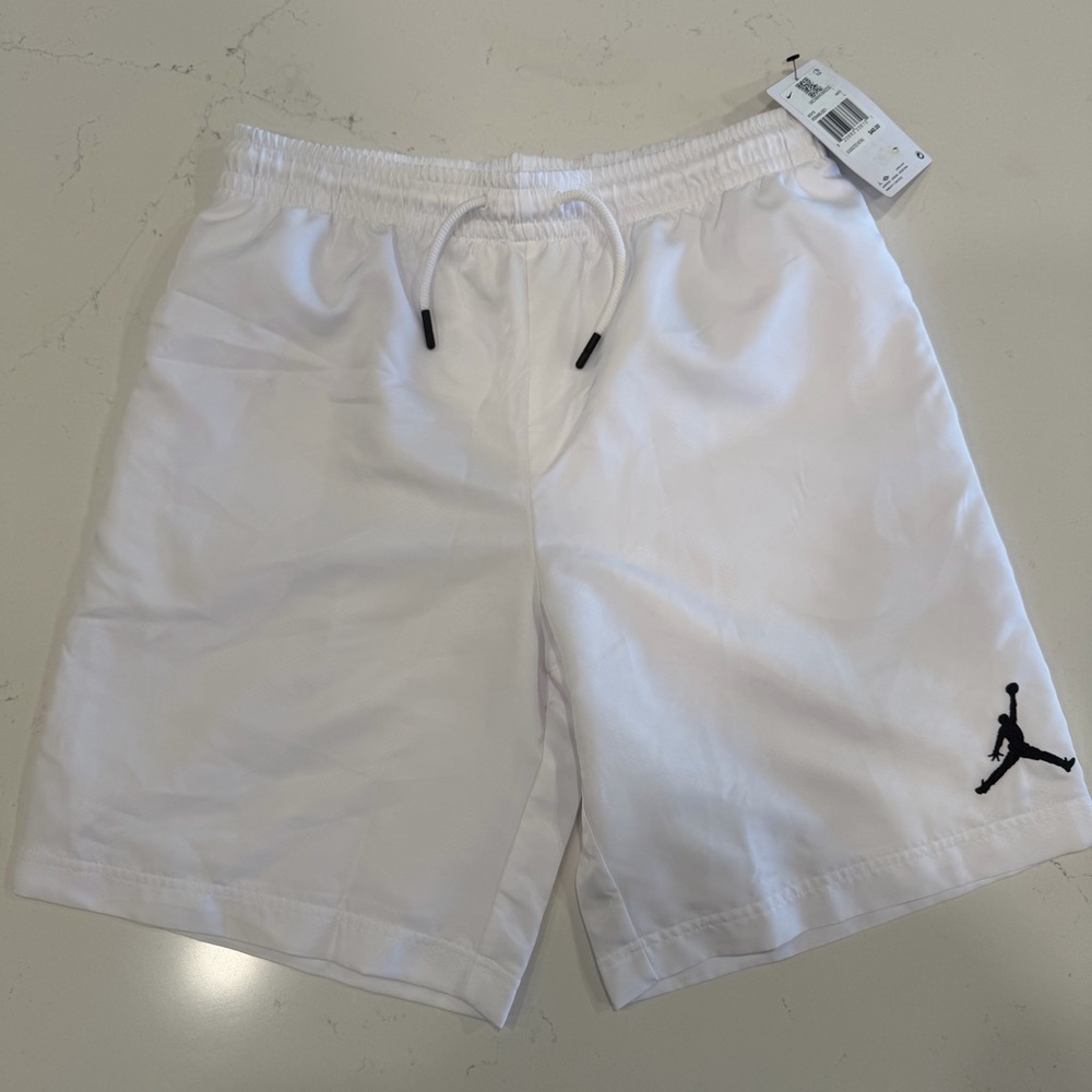 Nike Air Jordan Boy’s White Basketball Shorts NWT Large